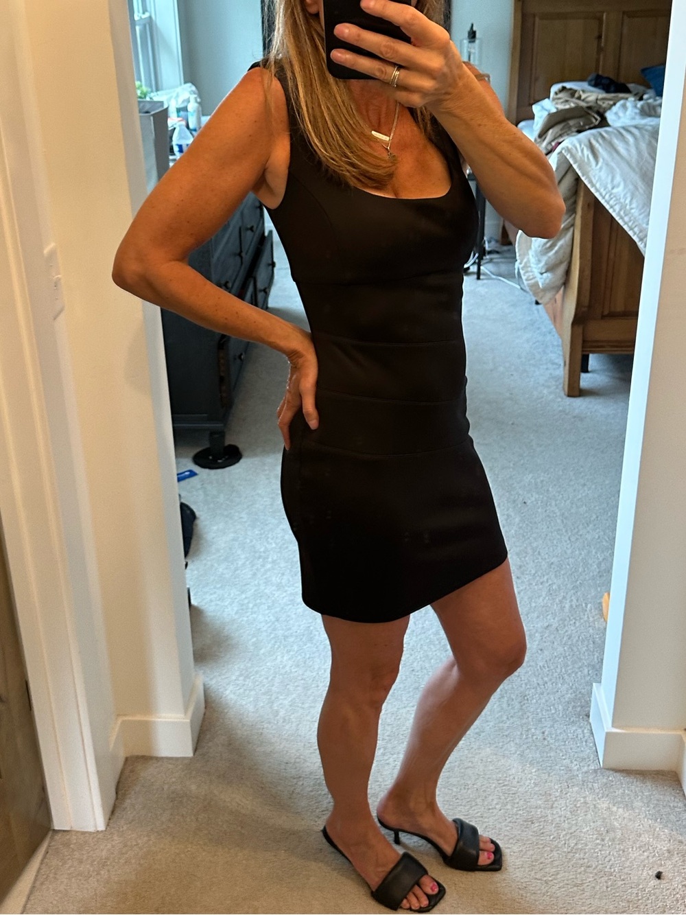 GUESS Black Halter Scoop Neck Bodycon Dress Exposed Silver Zipper Mini size 2